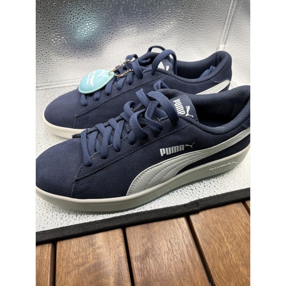 Puma Smash V2. Navy Blue & White Suede Sneakers. Men's Size 8. Brand new w/Box